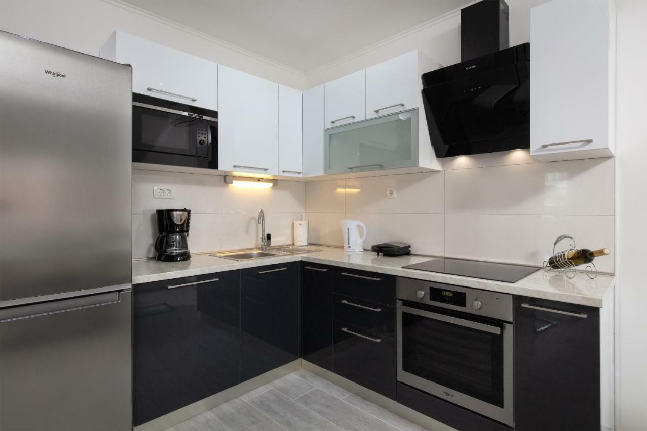 Villa Apartments Kordic Kaštela Eksteriør bilde