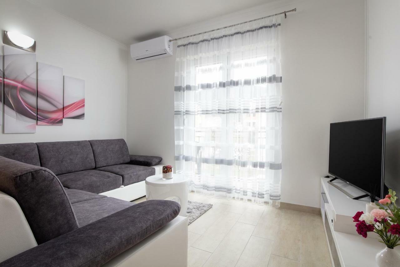 Villa Apartments Kordic Kaštela Eksteriør bilde