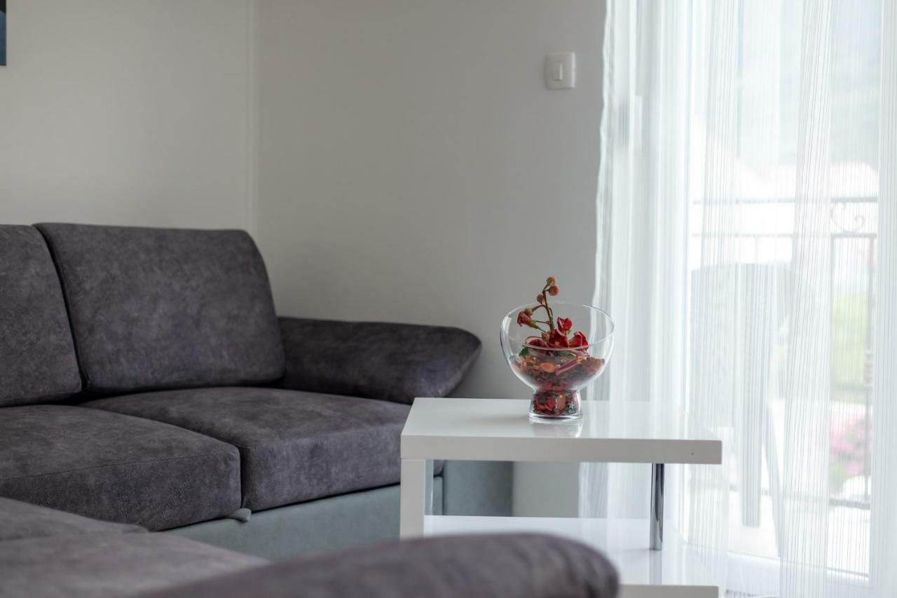 Villa Apartments Kordic Kaštela Eksteriør bilde