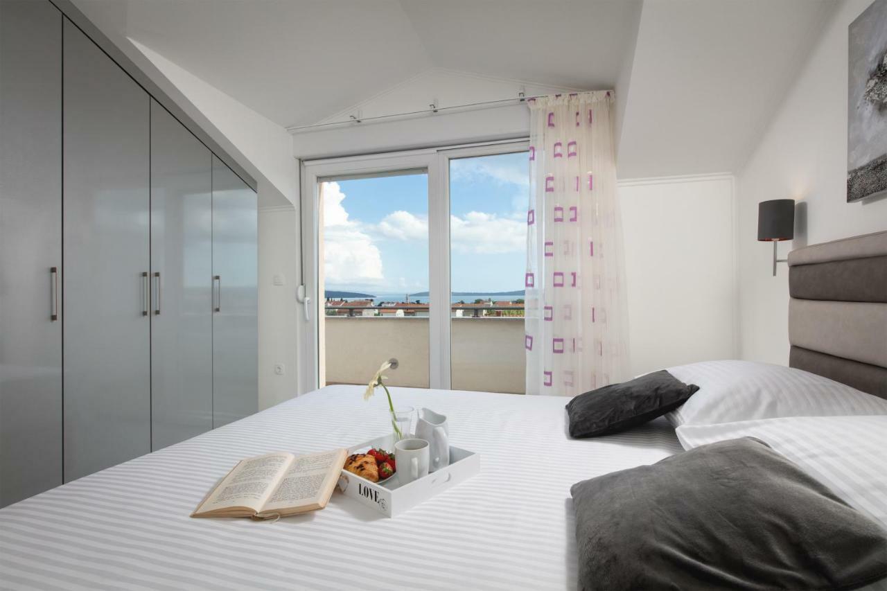 Villa Apartments Kordic Kaštela Eksteriør bilde