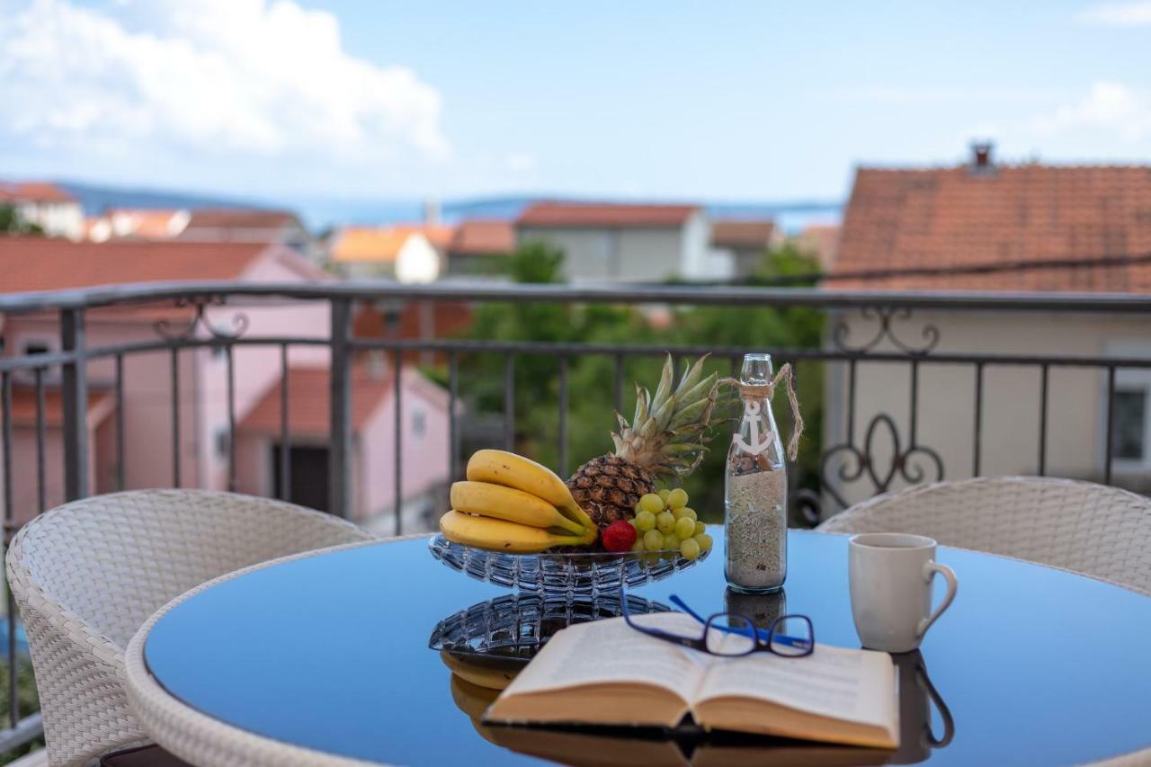 Villa Apartments Kordic Kaštela Eksteriør bilde