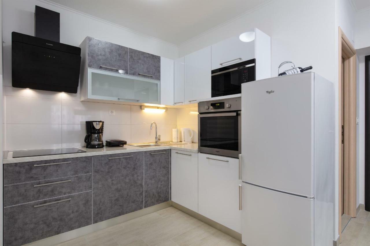 Villa Apartments Kordic Kaštela Eksteriør bilde
